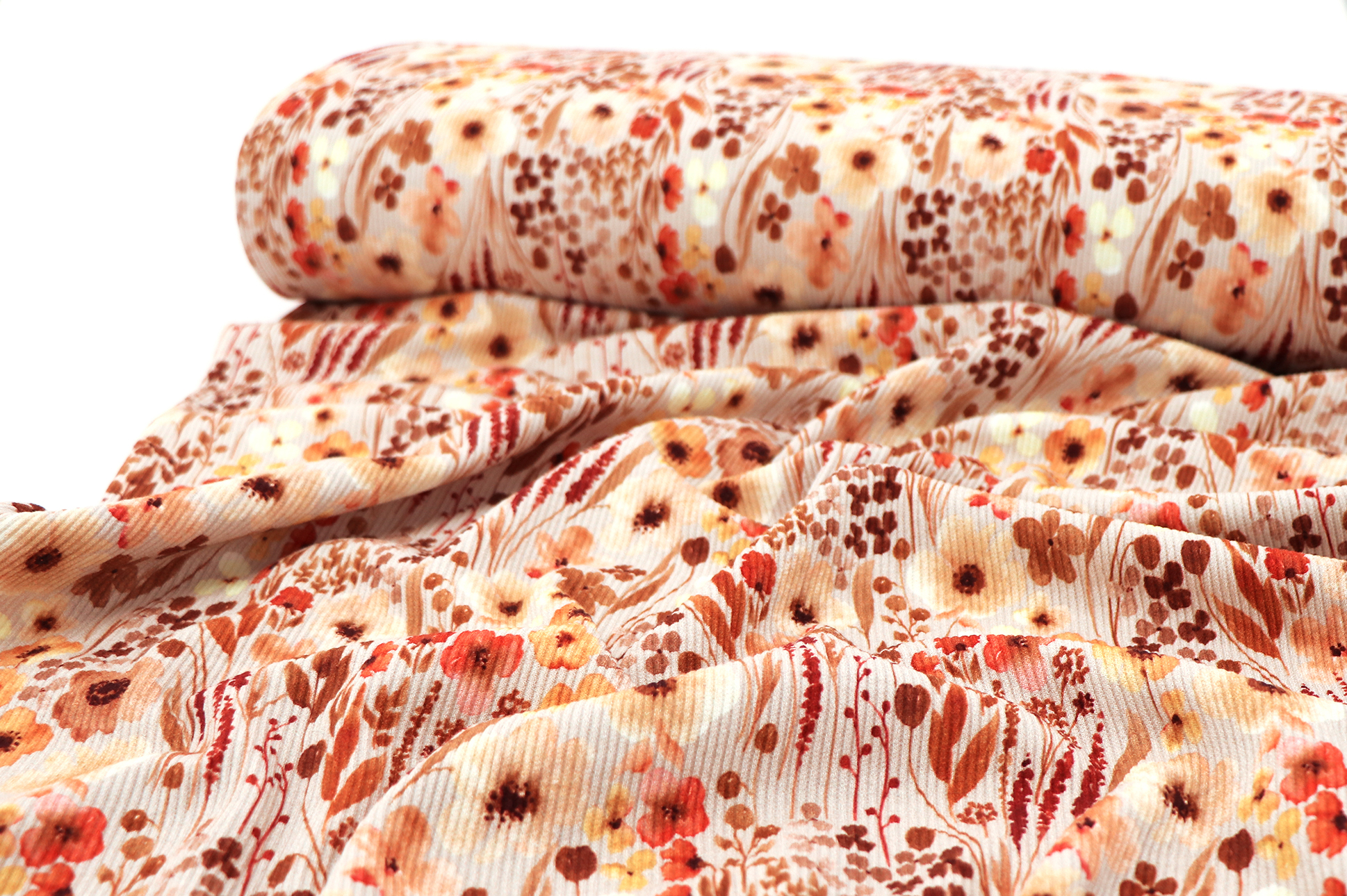 Ribjersey, Blumen und Gräser auf sand