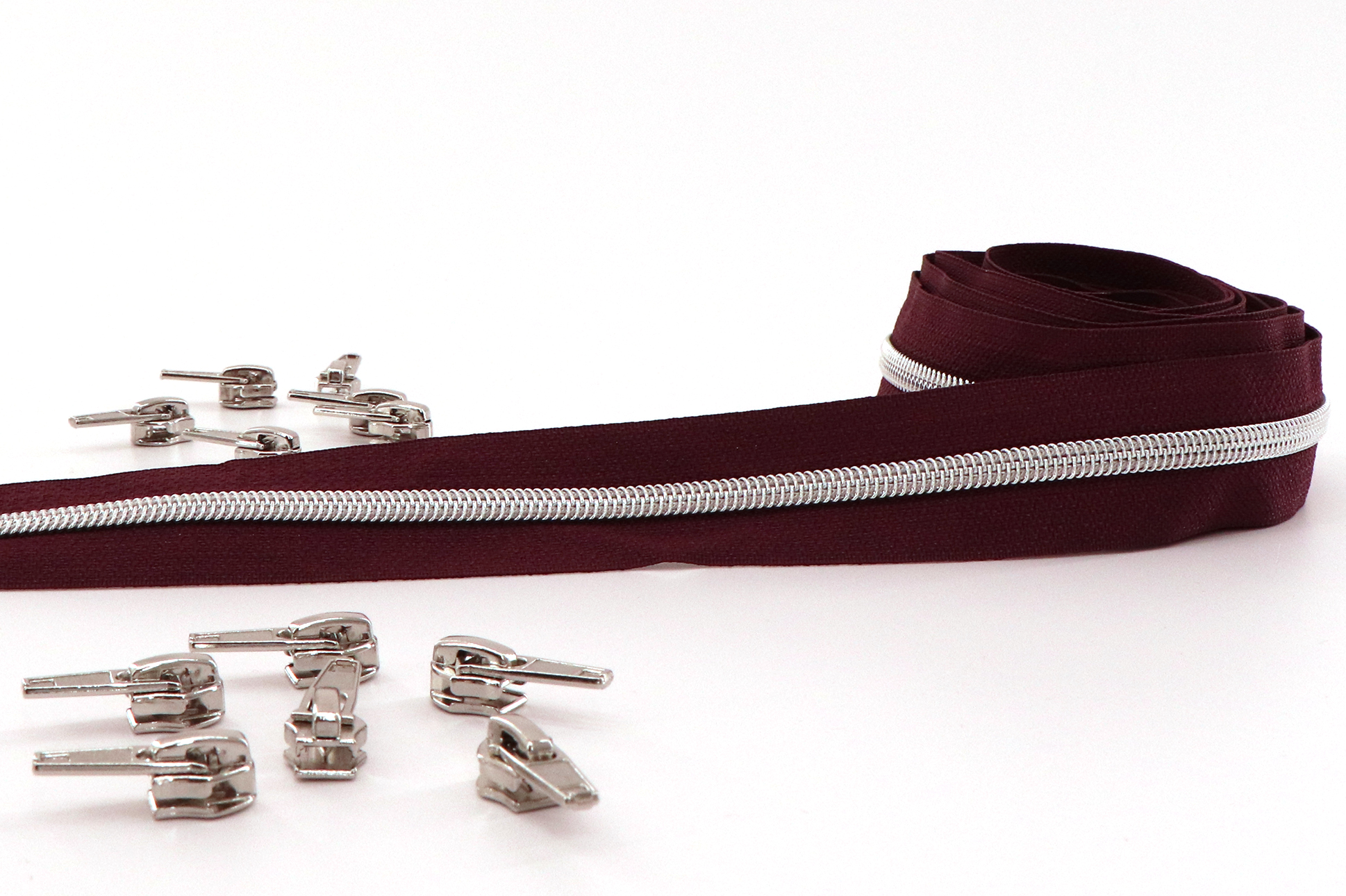 Endlosreißverschluss 3m lang, 6,5mm breite Schiene, 12 Zipper, silber glänzend